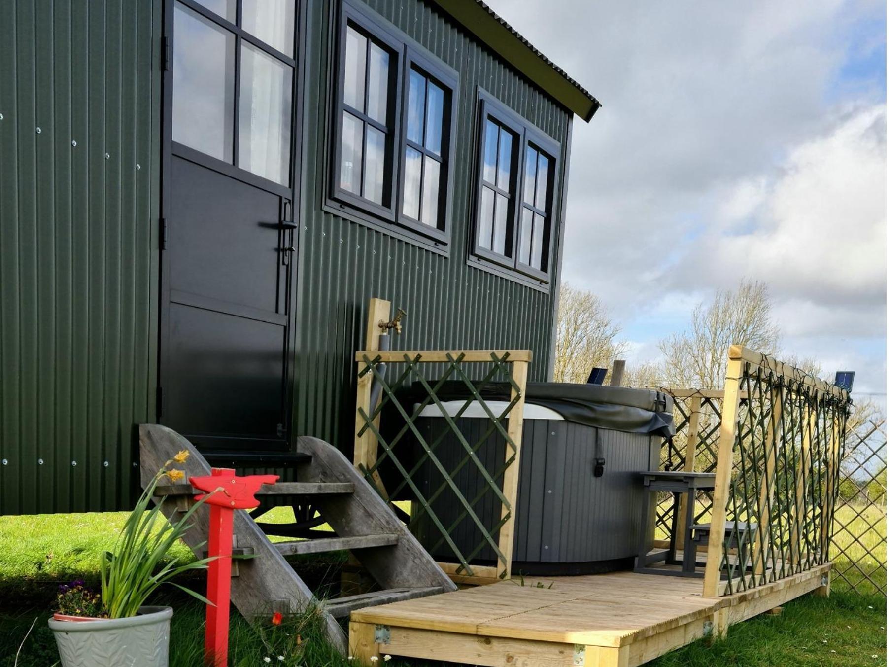 Milberry Green Meadows Warlingham Екстериор снимка